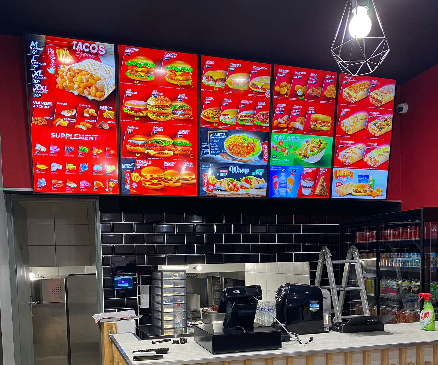 8 reasons to use digital signage in a restaurant - Free Android Signage App