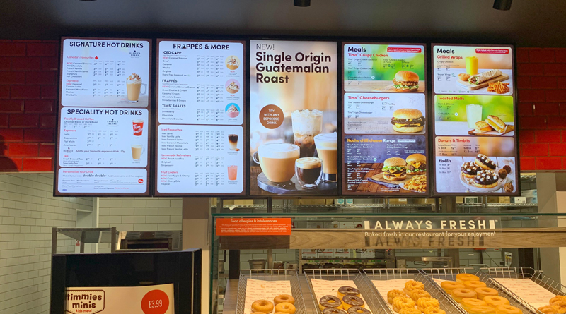 8 benefits of digital signage software for franchises